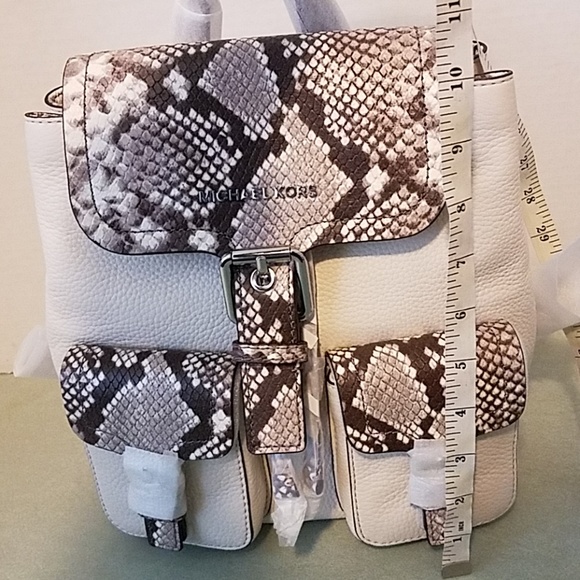 Michael Kors Susie Small Flap Pebbled Leather Back - Picture 6 of 8